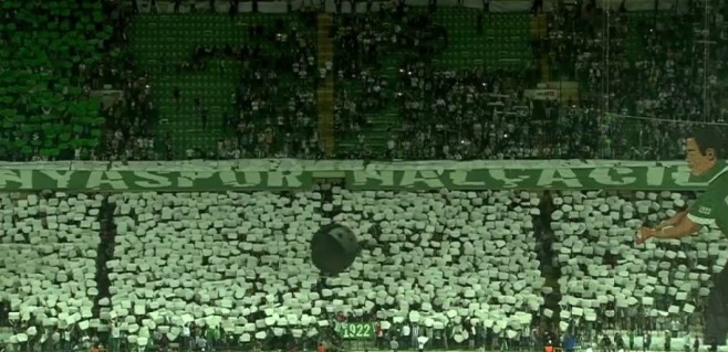 Konyaspor taraftarı bu koreografi ile Türkiye'de bir ilki gerçekleştirdi