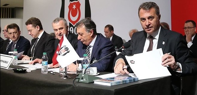 Beşiktaş'ta 3 saatlik toplantıdan çıkan karar!