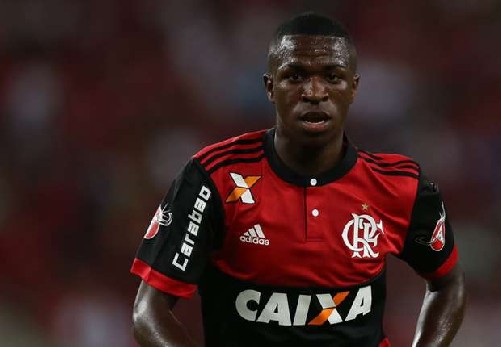 Vinicius Junior'ın kariyeriyle oynadı