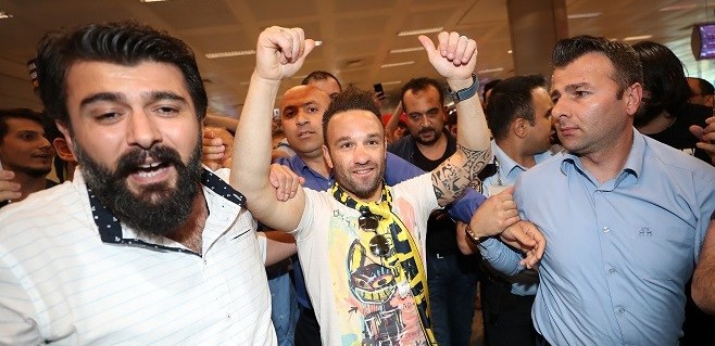 'Beşiktaş, Valbuena'yı bedavaya almadı'