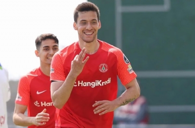 Umut Nayir'in Fenerbahçe'ye transferini başkan doğruladı