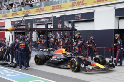 Kanada Grand Prix'sinde kazanan Max Verstappen