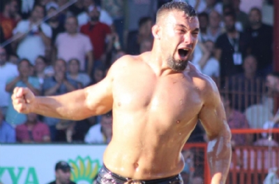 Başpehlivan Yusuf Can Zeybek oldu