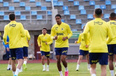 Fenerbahçe günü çift antrenmanla tamamladı