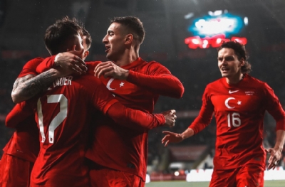 TMW: Augsburg, Mert Müldür'ü almak için herkesten çok çalışıyor 
