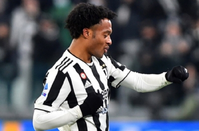 Juan Cuadrado uçtu! Servet istiyor