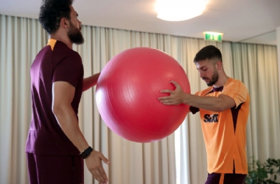 Halil Dervişoğlu, Galatasaray'ın Avusturya'daki kampına katıldı