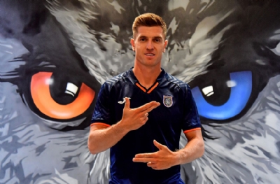 Piatek resmen Başakşehir'de! 3 yıllık imzaladı