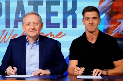 Krzysztof Piatek'in imzasından görüntüler