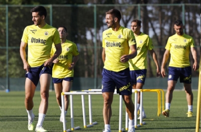 Fenerbahçe günü çift antrenmanla tamamladı