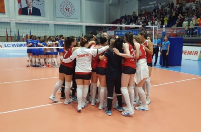 Avrupa Voleybol Şampiyonası'nda çifte sevinç