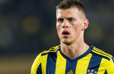 Martin Skrtel profili fotoğrafı olarak Türk bayrağı kullanıyor
