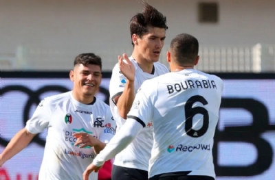 Adı Galatasaray'la geçiyordu! Eldor Shomurodov resmen Cagliari'de