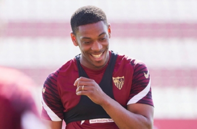 Anthony Martial için karar çıktı! Takımda kalıyor