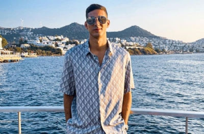 Mert Müldür hayırlı olsun! Bugün imza için İstanbul'a geliyor