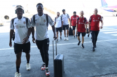 Beşiktaş Futbol Takımı, Arnavutluk'a geldi