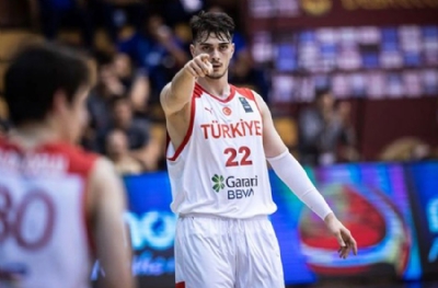 Yiğit Hamza Mestoğlu resmen Fenerbahçe Beko'da