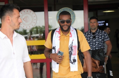 Oliver Ntcham Samsun'a geldi