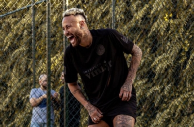 Neymar, Barcelona ile anlaştı! Top PSG'de