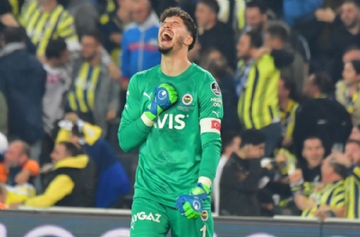 Altay'ın Manchester United'a transferi yattı! Ten Hag'ın tercihi Yunan kaleci