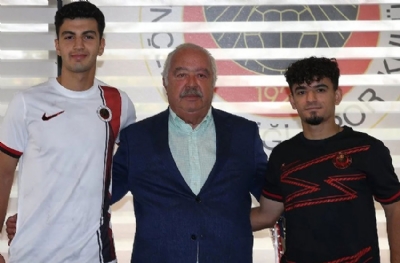 Fenerbahçe iki isim daha gönderdi