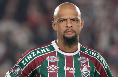 Felipe Melo, tavuk taklidi yaptığı için para cezası aldı