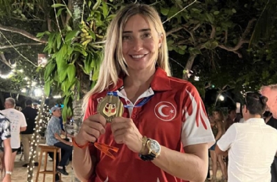 Şahika Ercümen’den hem rekor hem madalya