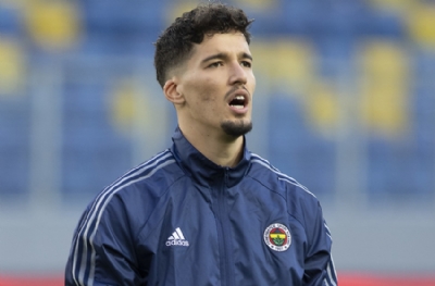 Altay Bayındır’dan ses yok! Yunus Akgün maça bile çıktı
