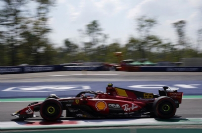 İtalya'da pole pozisyonu Carlos Sainz'ın