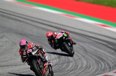 MotoGP'de sprint yarışını Espargaro kazandı