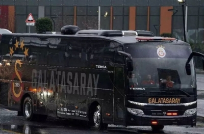 Gaziantep'e hiç yakışmadı! Galatasaray otobüsüne taşlı saldırı