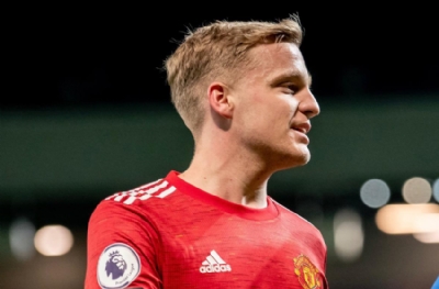 Donny van de Beek yarışı sürüyor