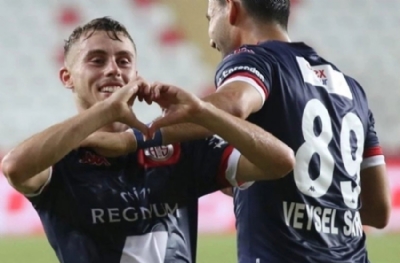 Antalyaspor, iç transferde gaza bastı! 3 imza birden