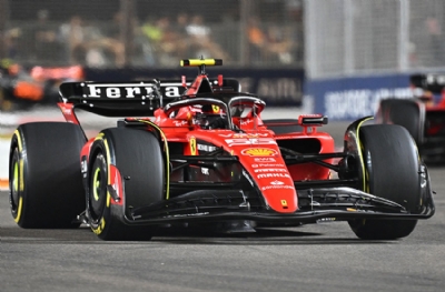 Singapur'da kral Carlos Sainz!  Red Bull'a dur dedi