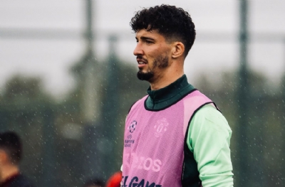 İngiliz taraftarlardan Altay Bayındır harekatı! 