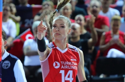 Eda Erdem'den olay hareket! Fenerbahçe atkısını kırmızı kalemle imzalamadı