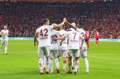 Galatasaray'da operasyon! Okan Buruk onları affetmedi