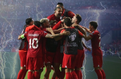 Türk Milli Takım kampına silahlarıyla giden futbolcular