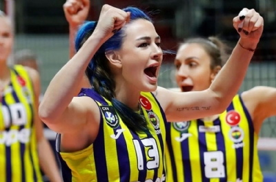 Meryem Boz taraftara seslendi: Kalbimizi kırabiliyor