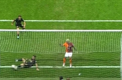 Galatasaray, Hayrullah’ın kendi kalesine attığı gole itiraz etti
