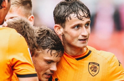 Hull City evinde zorlanıyor