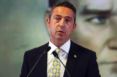 Ali Koç son 3 sezonun şampiyonluğunu meşale yakarak kutladı 