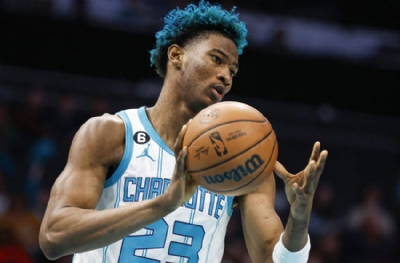 Charlotte Hornets Kai Jones'u serbest bıraktı