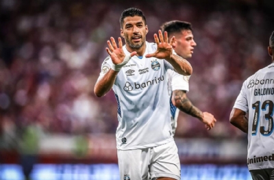 Luis Suarez, Barcelona’da imzayı attı 	