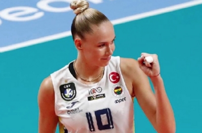 Fenerbahçe Opet'te Arina şov!