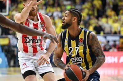 Sakatlıklar Fenerbahçe Beko'nun belini büktü