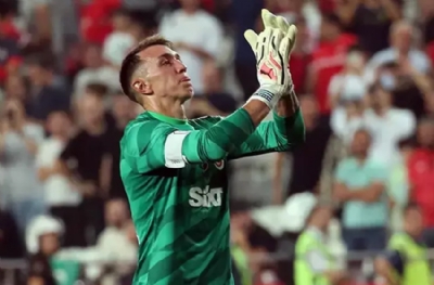 Alkışlar Muslera'ya