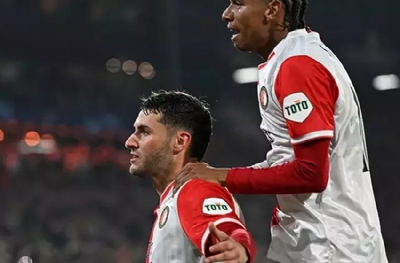 Feyenoord 3 puanı 3 golle aldı