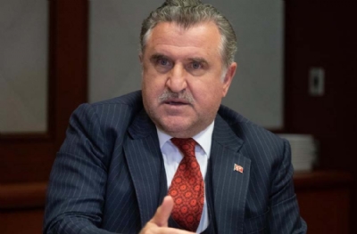 Bakan Osman Aşkın Bak'tan jokeylere tebrik