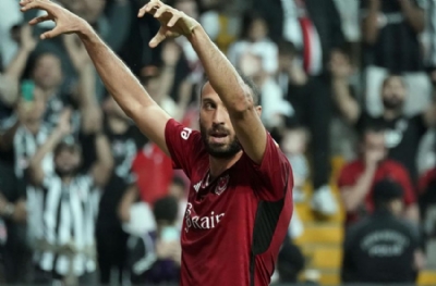 Cenk Tosun, bu sezon ligde ilk kez gol sevinci yaşadı